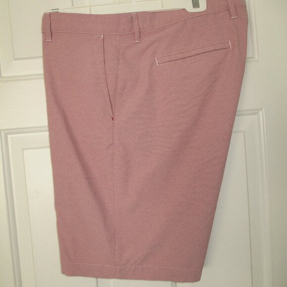Tommy Bahama Mens Flat Front Pink Golf Short Pant NWOT - Size 40W - Picture 1 of 3